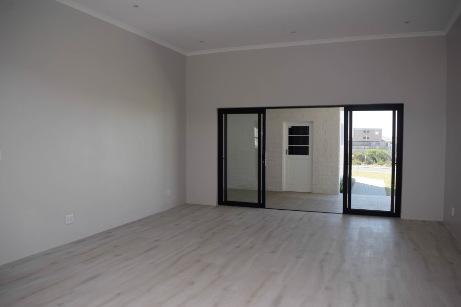4 Bedroom Property for Sale in Oceanview Heights Western Cape